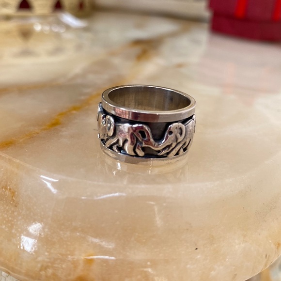 925 Sterling silver Elephant spinner wedding Band available sz 5 6 7 8 9 - Picture 7 of 12